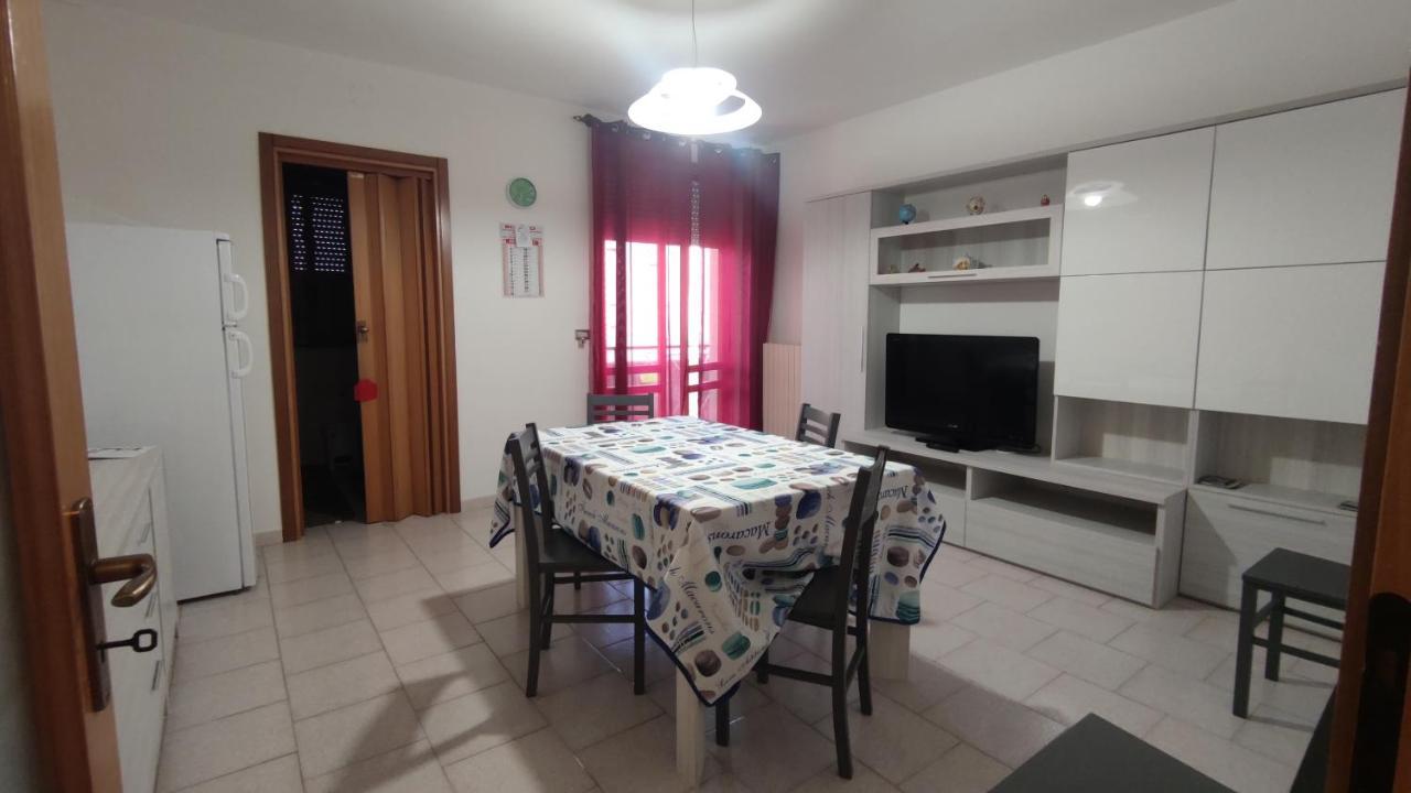 Casa Di Gigi- Comodo Appartamento In גלאטינה מראה חיצוני תמונה